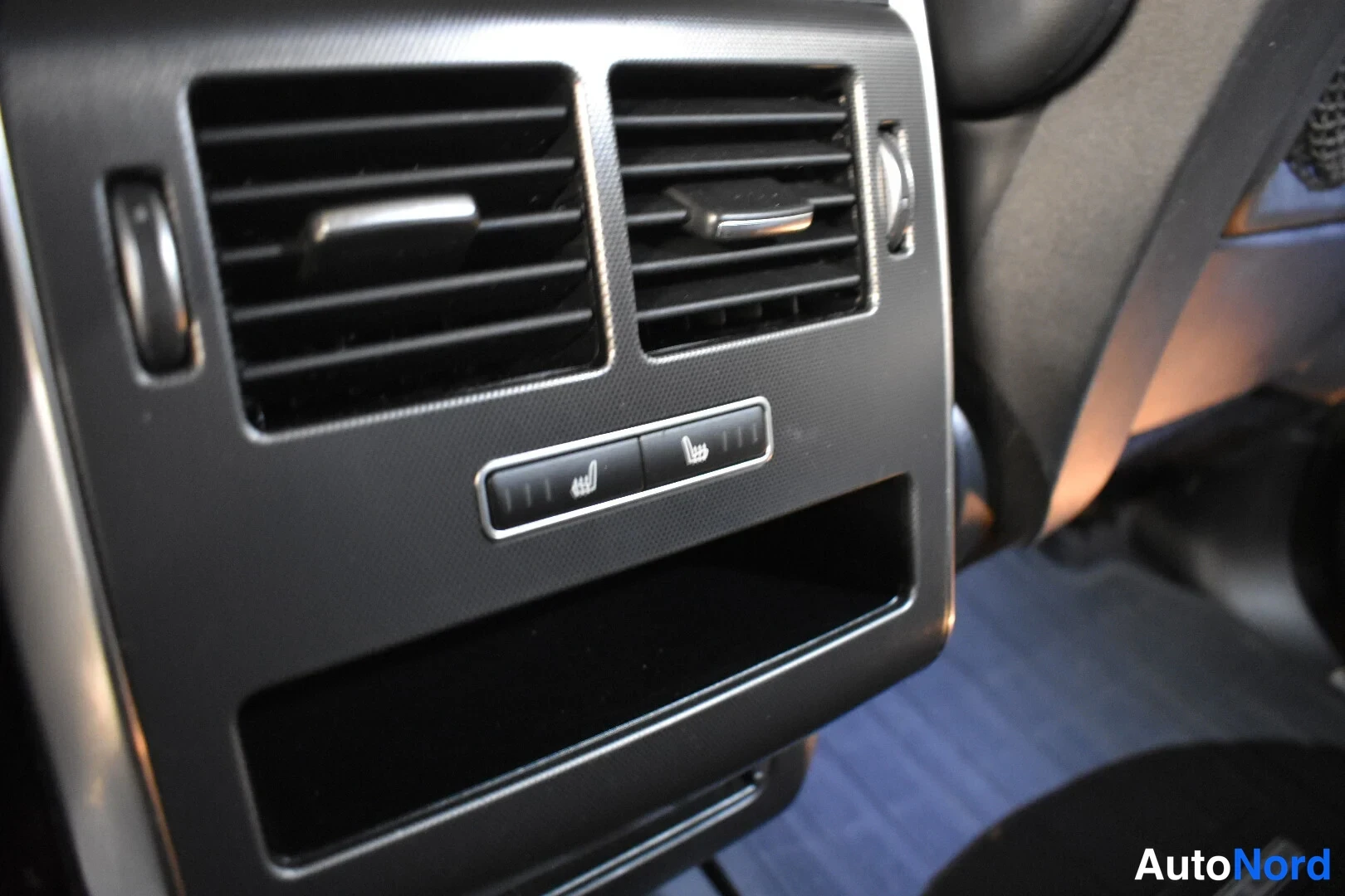 Valkoinen Land Rover Range Rover Sport 2014, yksityiskohta, kuva 23