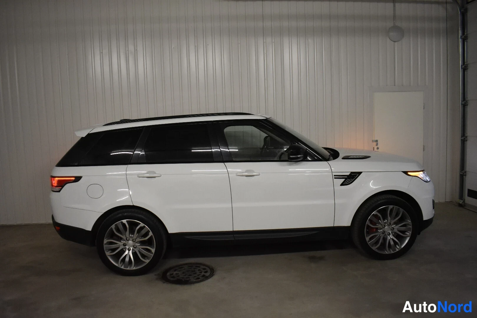 Valkoinen Land Rover Range Rover Sport 2014, sivulta, kuva 7