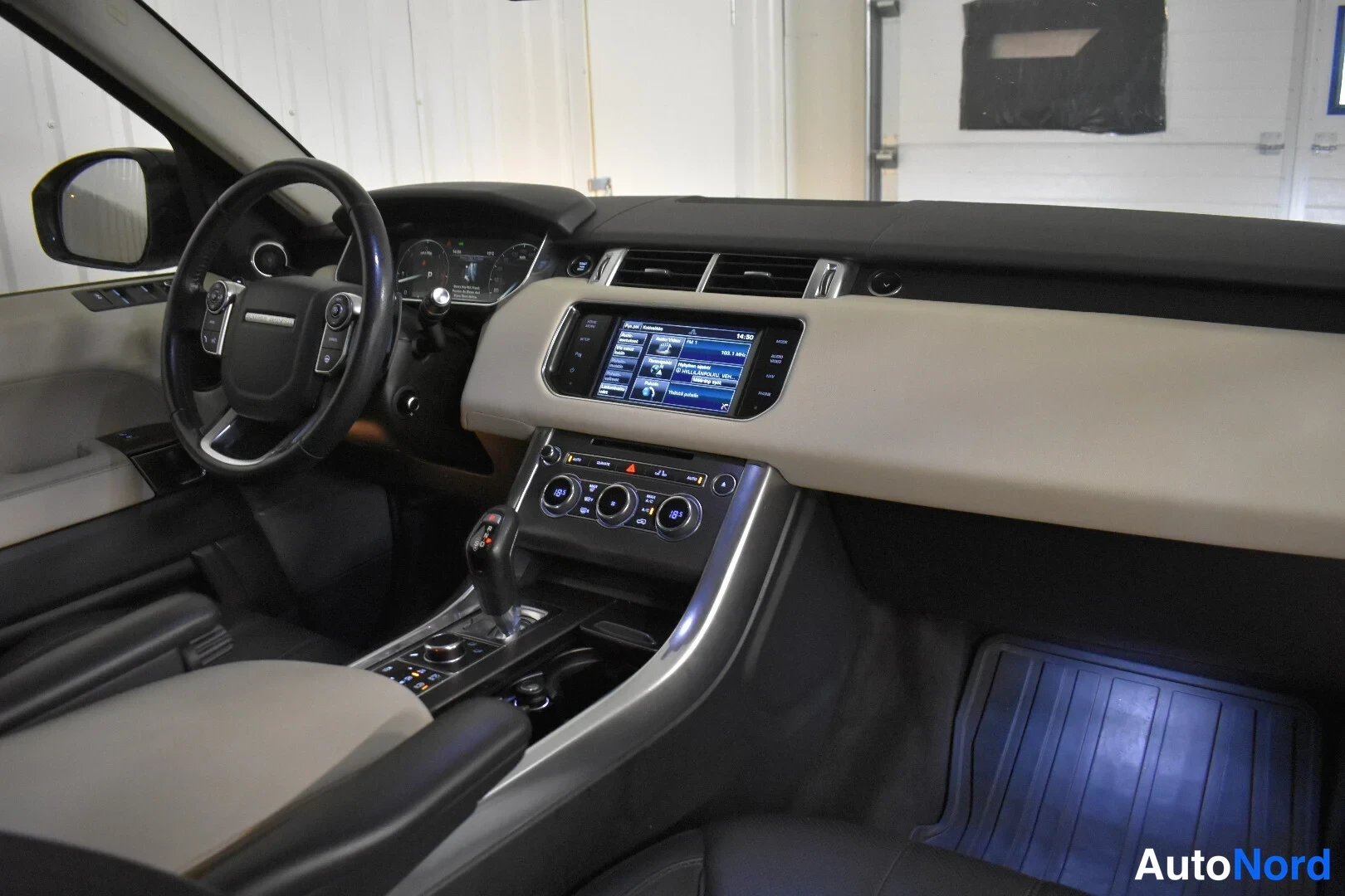 Valkoinen Land Rover Range Rover Sport 2014, ohjaamo, kuva 13