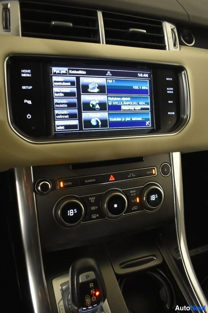 Valkoinen Land Rover Range Rover Sport 2014, ohjaamo, kuva 14