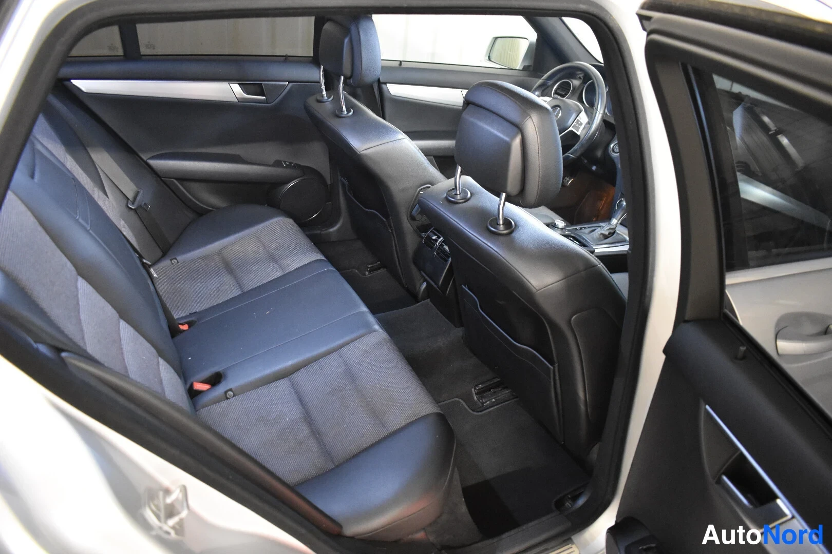 Hopea Mercedes-Benz C 220 CDI 2012, takaistuimet, kuva 22