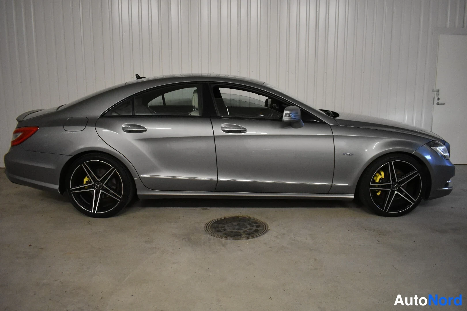 Harmaa Mercedes-Benz CLS 350 2011, takaviisto, kuva 13