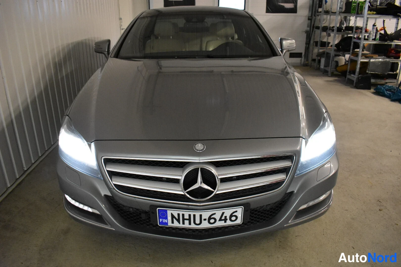 Harmaa Mercedes-Benz CLS 350 2011, edestä, kuva 5
