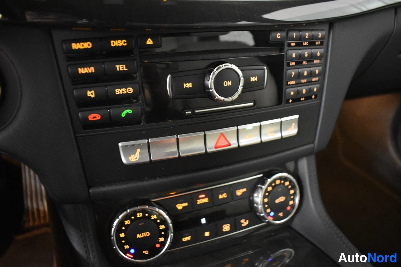 Harmaa Mercedes-Benz CLS 350 2011, yksityiskohta, kuva 25