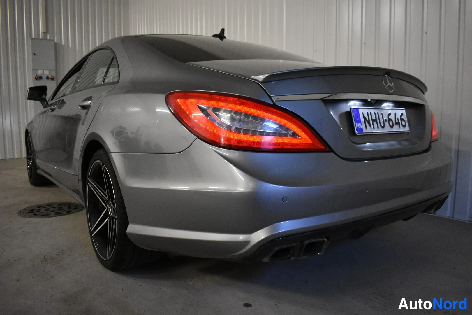 Harmaa Mercedes-Benz CLS 350 2011, takaviisto, kuva 9