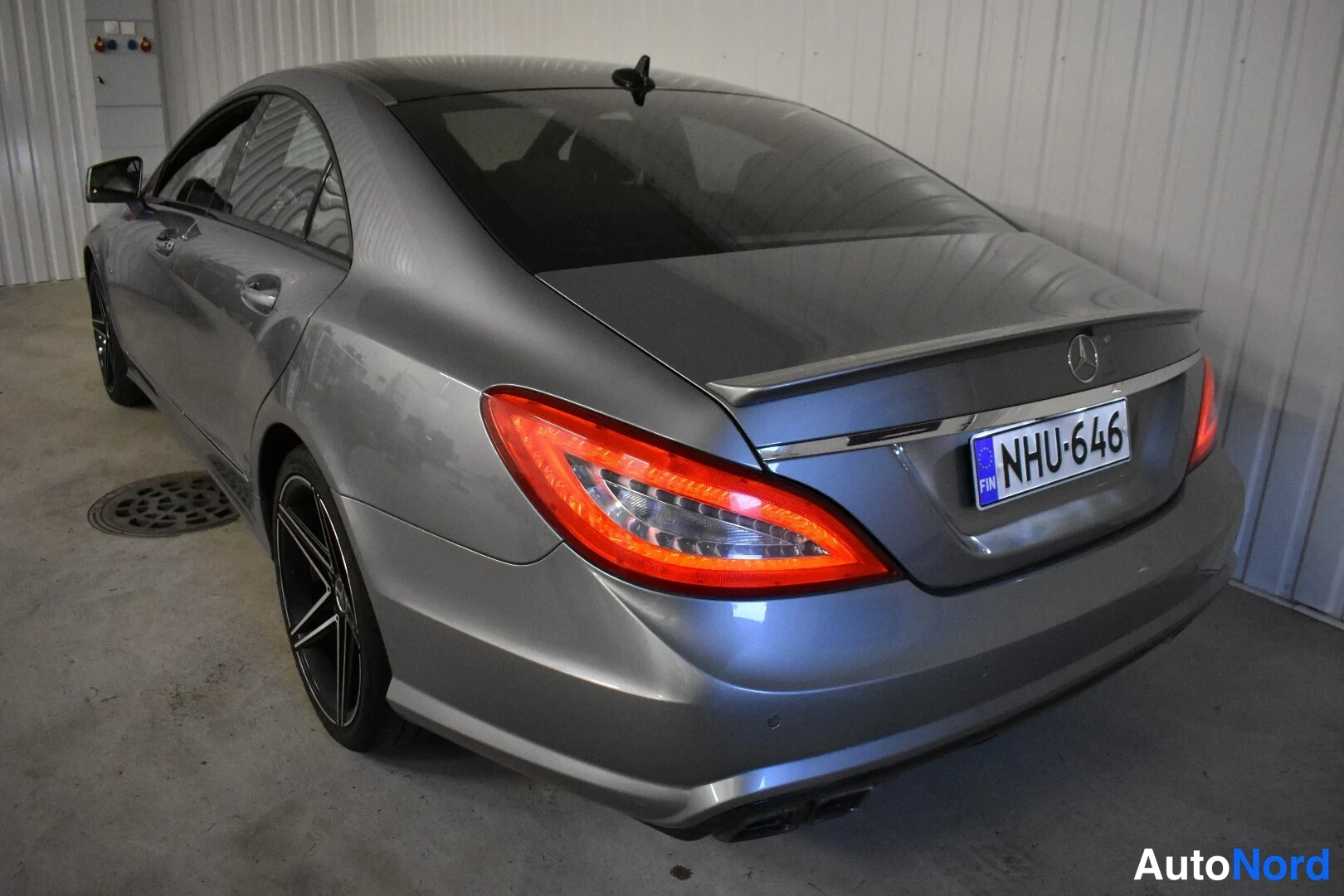 Harmaa Mercedes-Benz CLS 350 2011, takaviisto, kuva 10