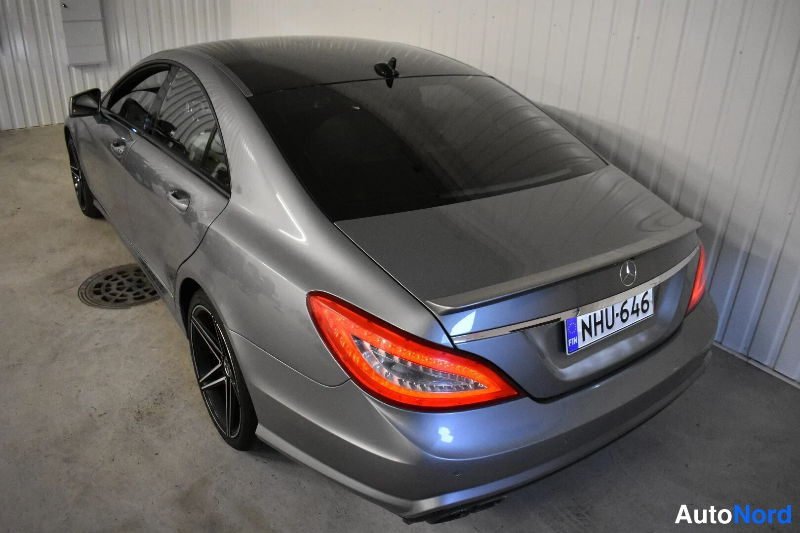 Harmaa Mercedes-Benz CLS 350 2011, takaviisto, kuva 11