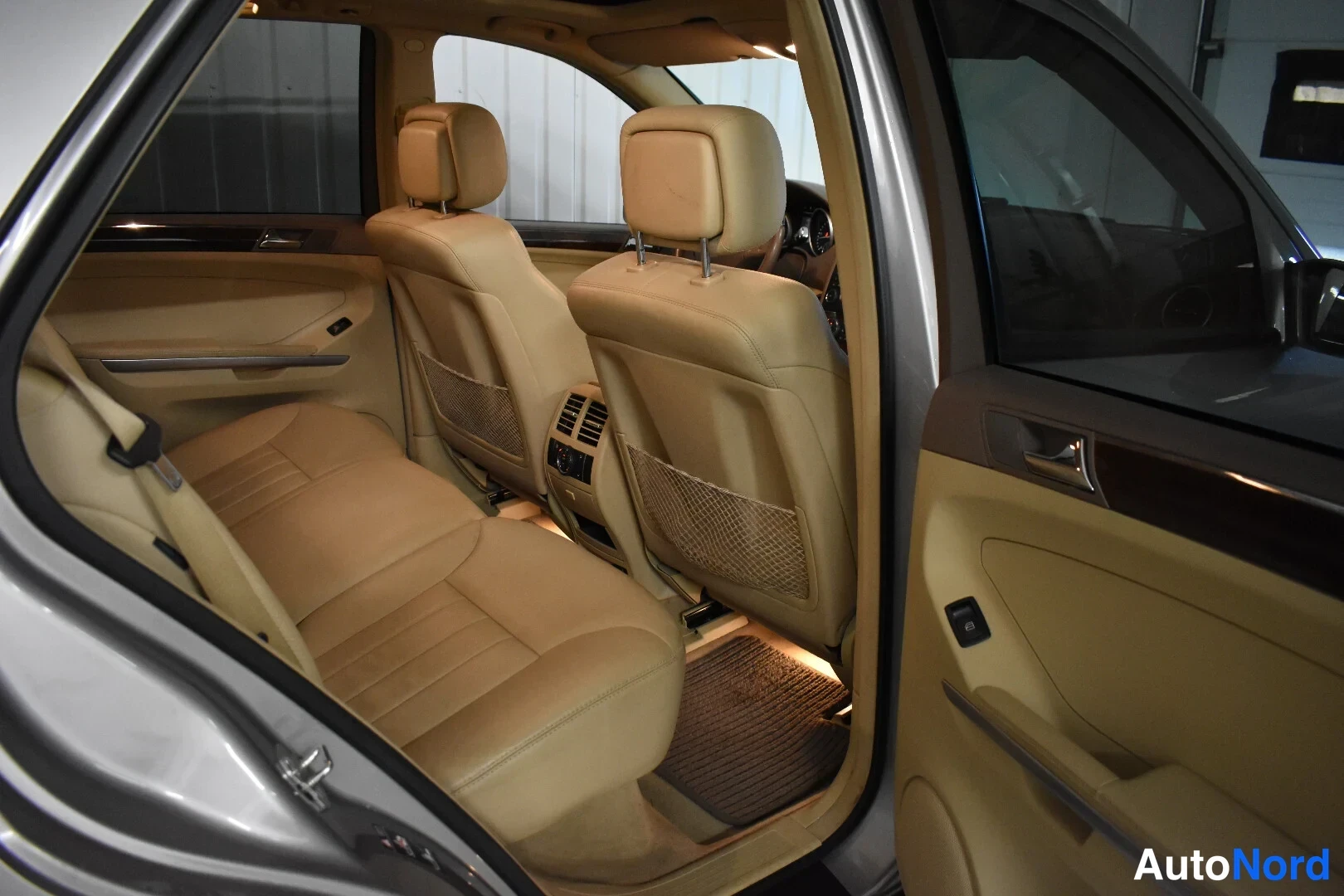 Hopea Mercedes-Benz ML 420 CDI 4MATIC 2007, takaistuimet, kuva 19