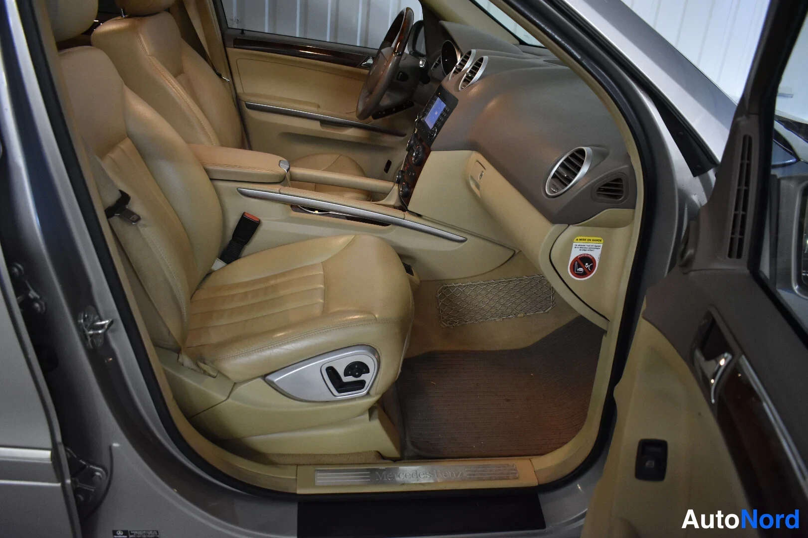 Hopea Mercedes-Benz ML 420 CDI 4MATIC 2007, ohjaamo, kuva 14