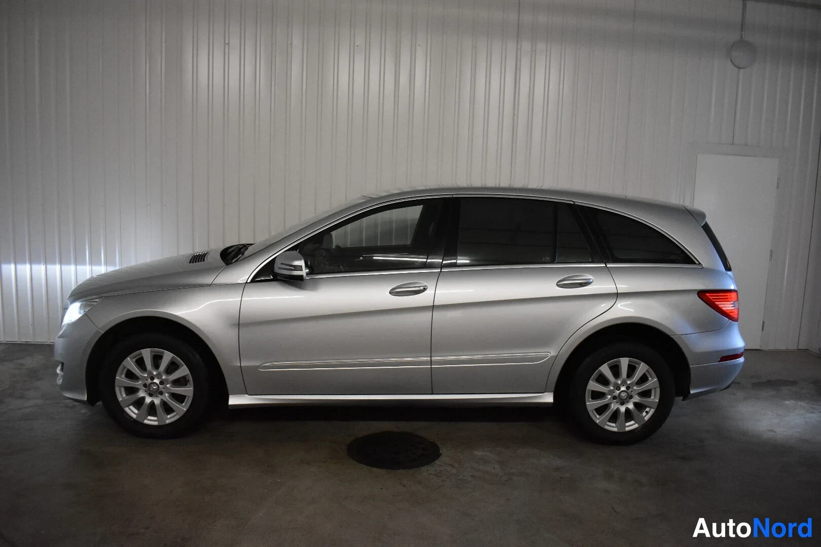 Hopea Mercedes-Benz R 2011, sivulta, kuva 7