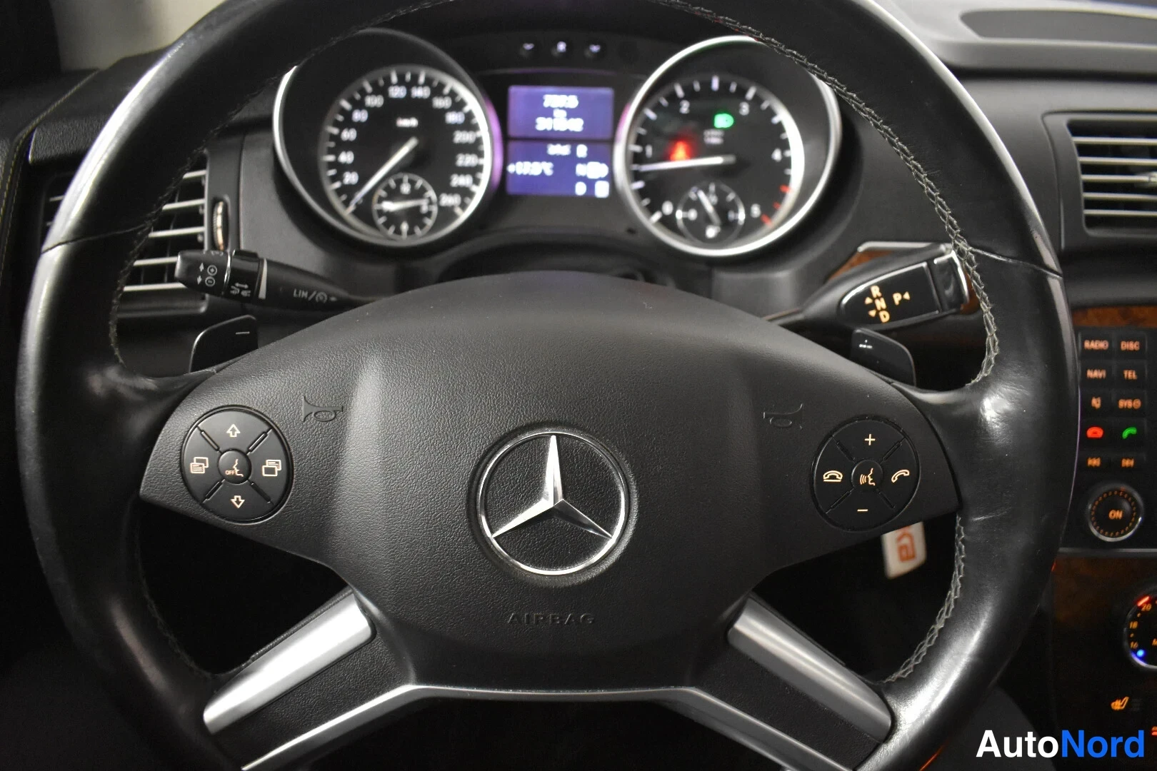 Hopea Mercedes-Benz R 2011, yksityiskohta, kuva 28