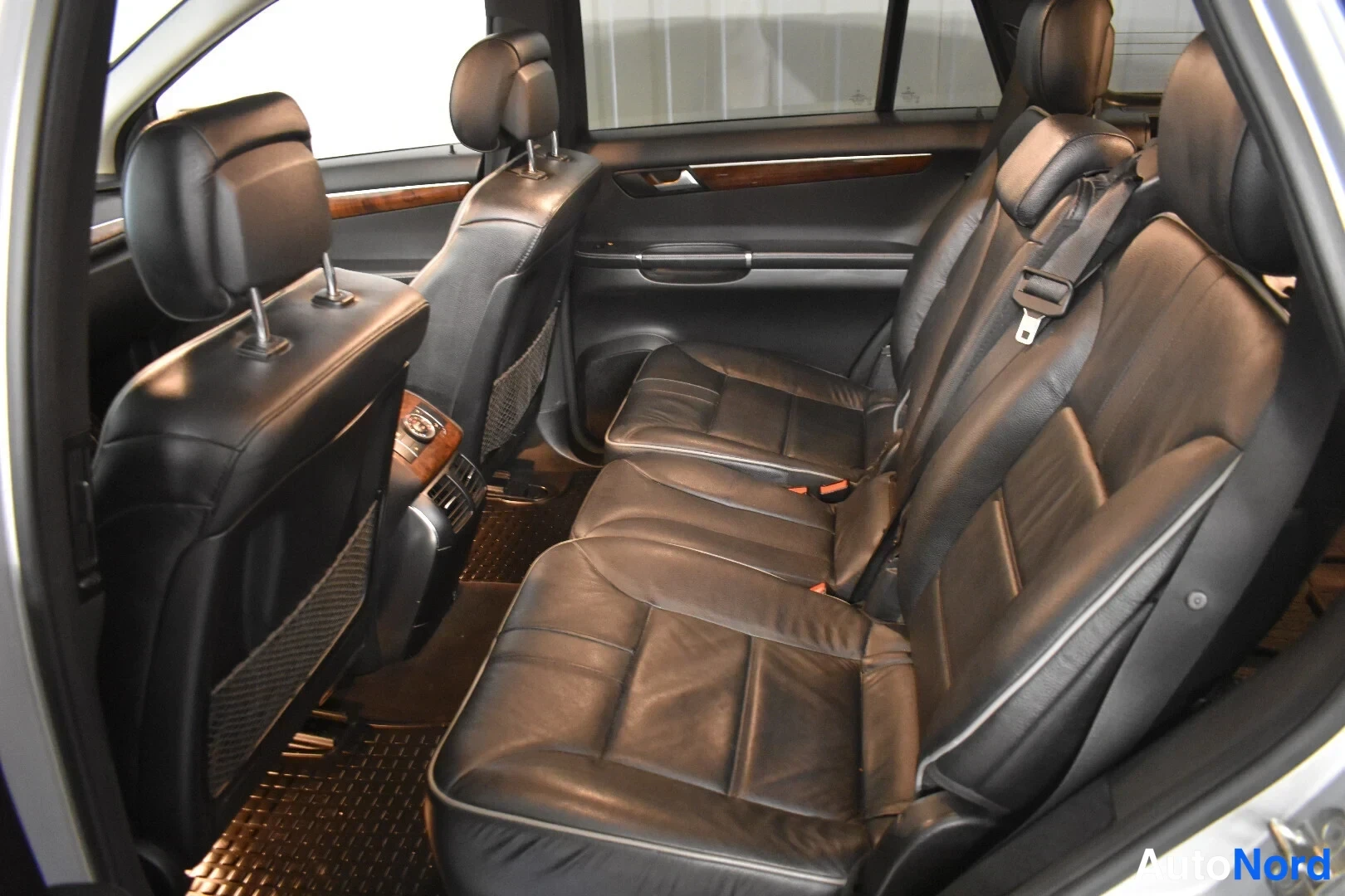 Hopea Mercedes-Benz R 2011, takaistuimet, kuva 23