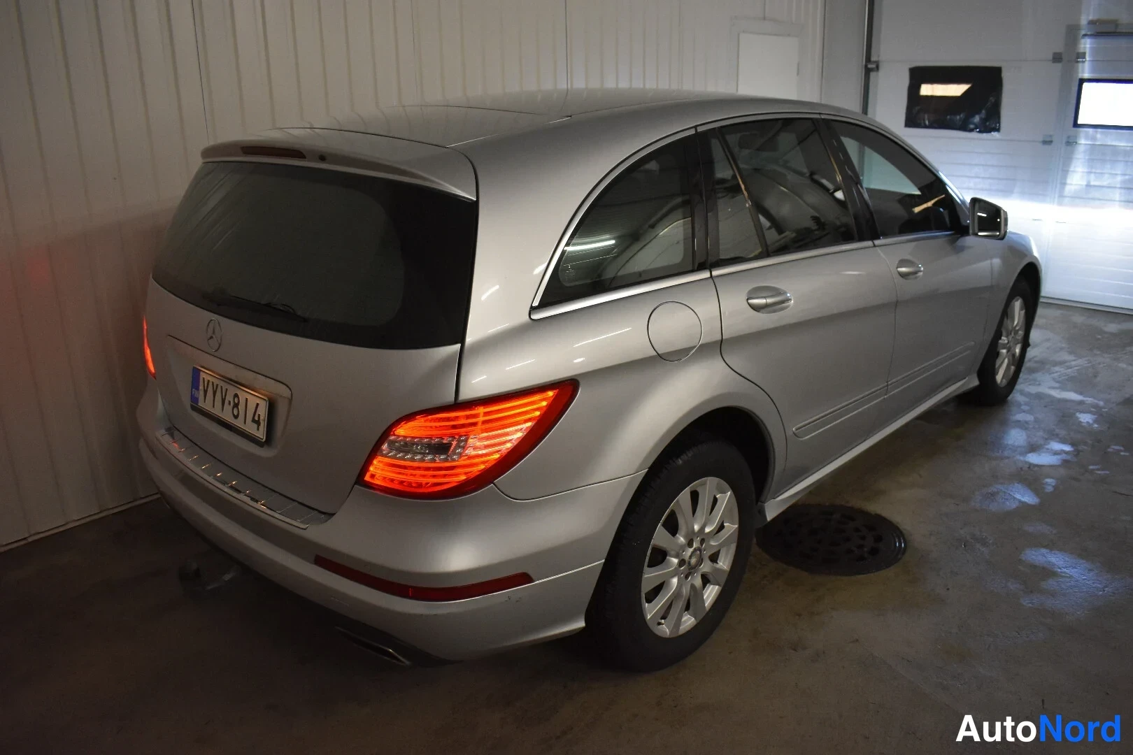 Hopea Mercedes-Benz R 2011, takaviisto, kuva 12