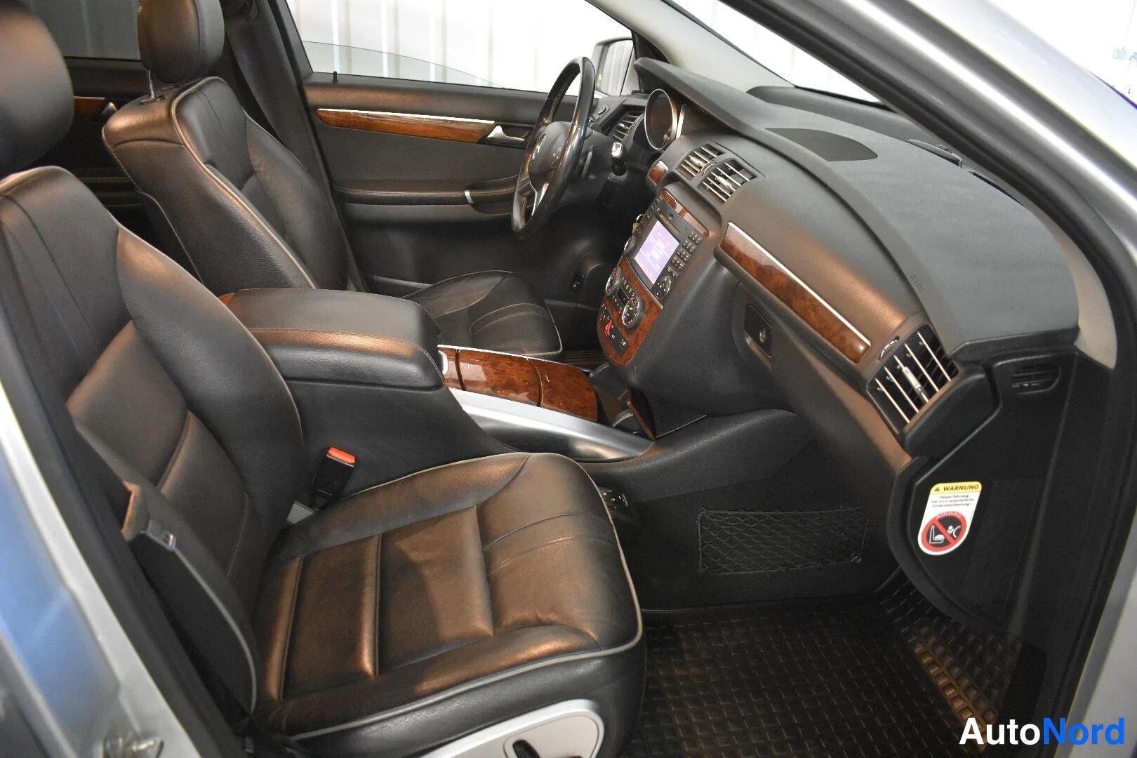 Hopea Mercedes-Benz R 2011, etuistuimet, kuva 22