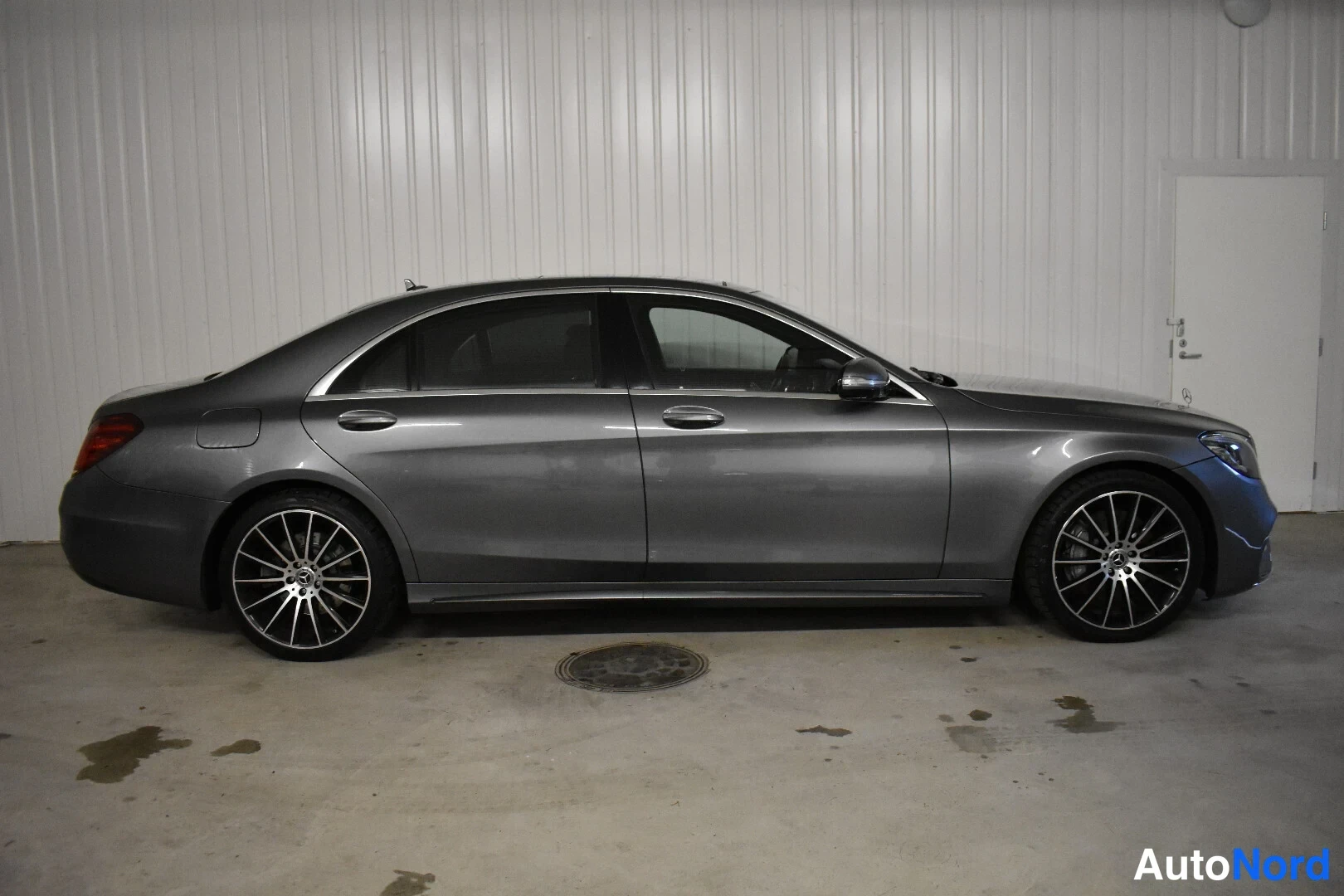 Harmaa Mercedes-Benz S 2018, etuviisto, keula oikealle, kuva 5