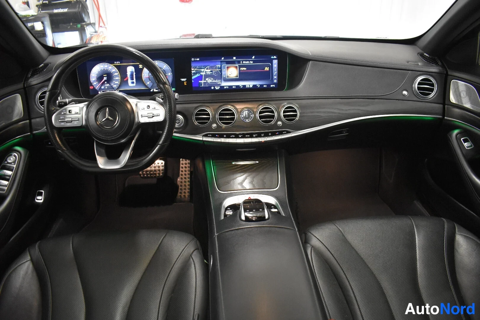 Harmaa Mercedes-Benz S 2018, ohjaamo, kuva 19