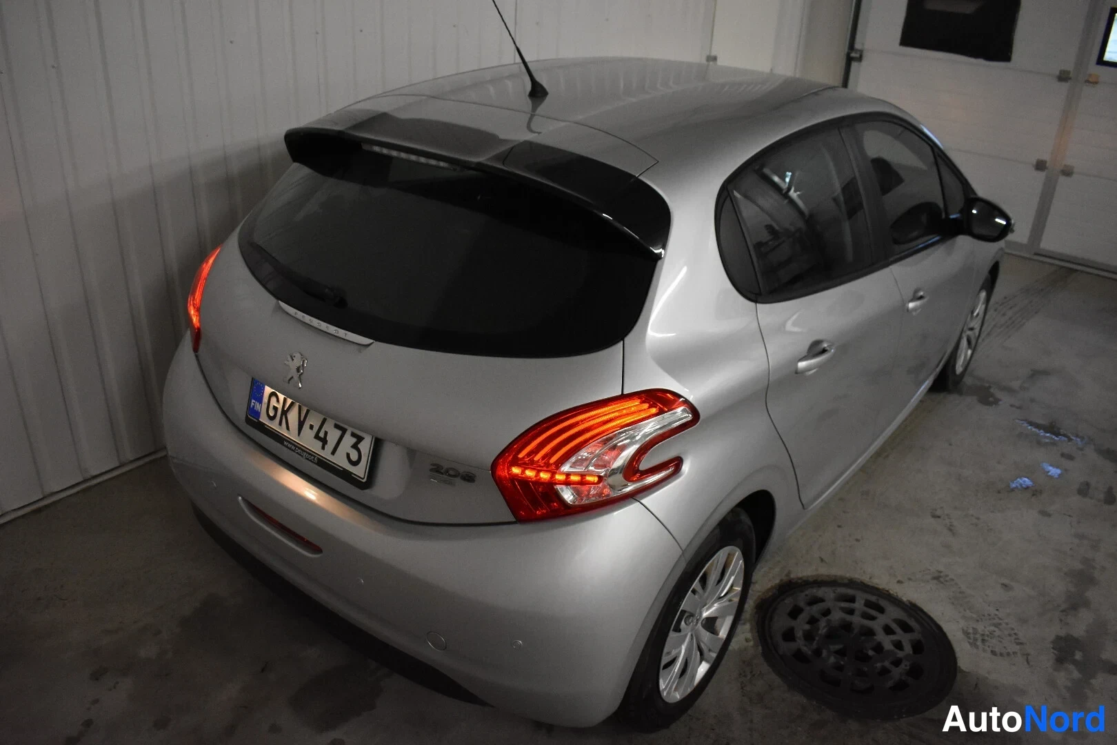 Hopea Peugeot 208 2014, takaviisto, kuva 9