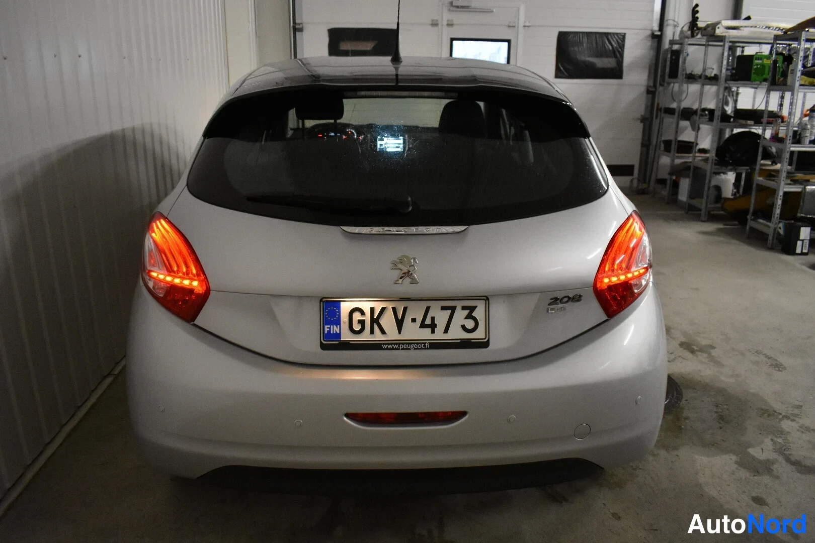 Hopea Peugeot 208 2014, takaa, kuva 12