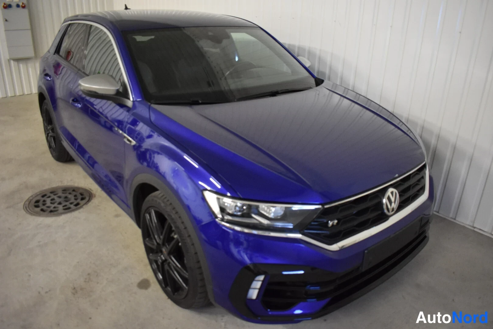Sininen Volkswagen T-Roc 2020, etuviisto, keula oikealle, kuva 7