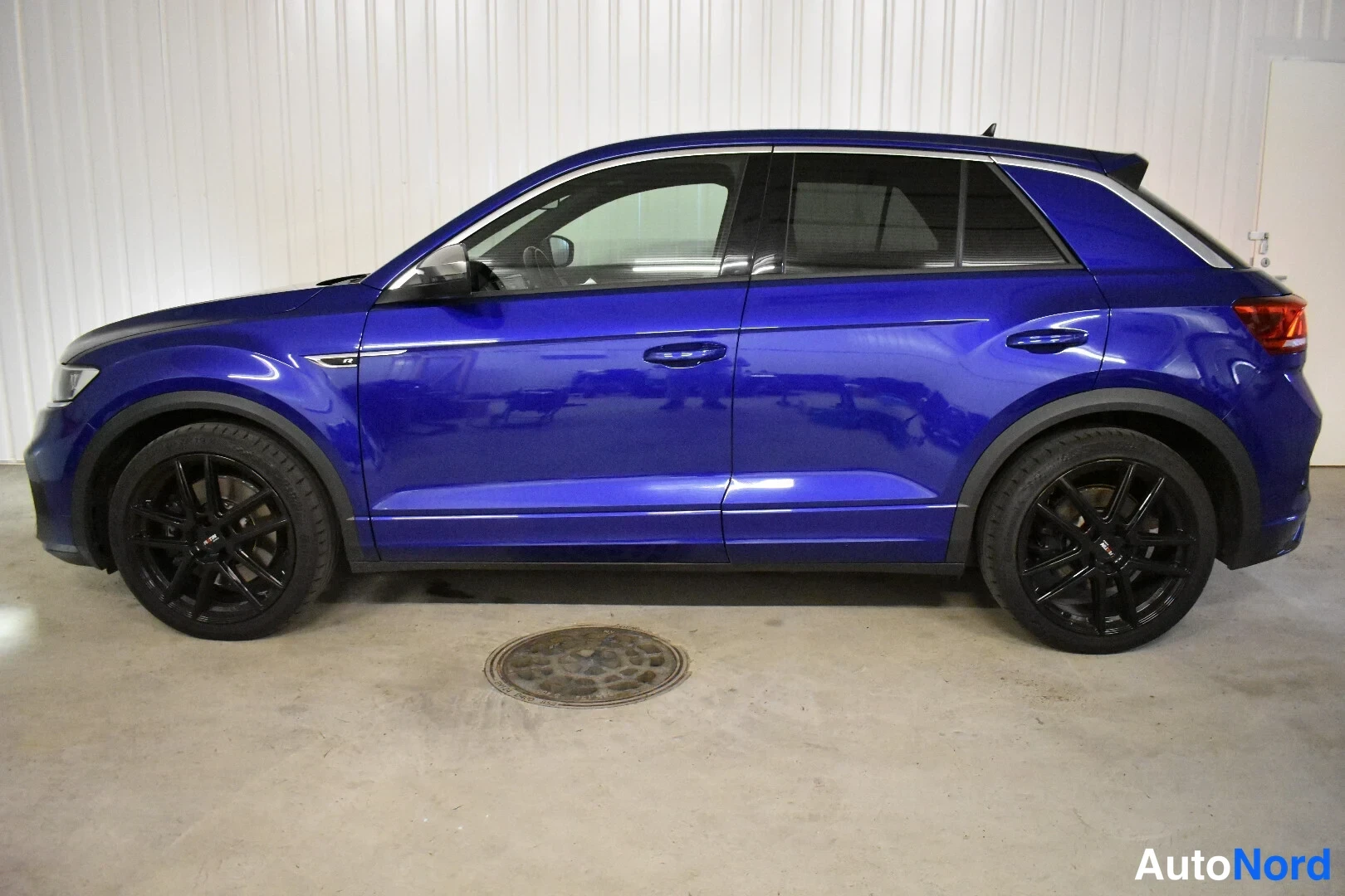 Sininen Volkswagen T-Roc 2020, sivulta, kuva 12