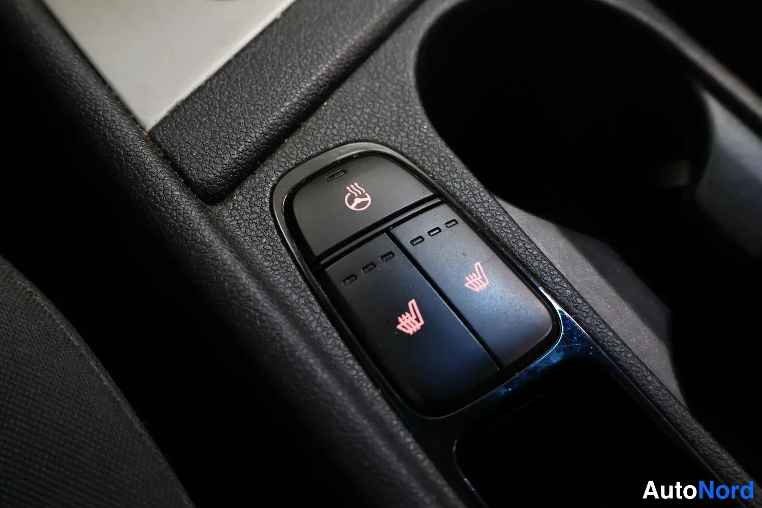 Valkoinen Kia Niro 2017, yksityiskohta, kuva 19