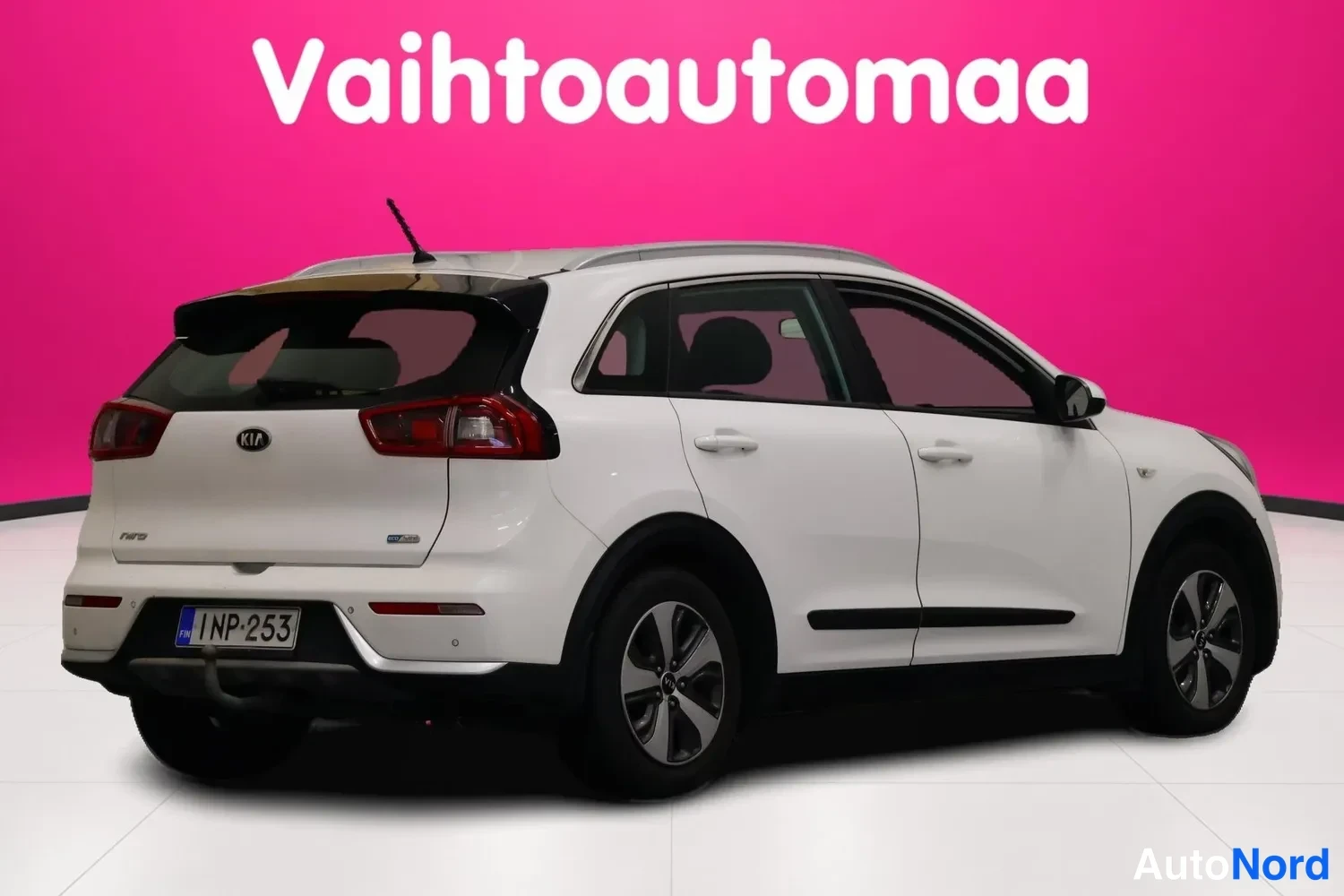Valkoinen Kia Niro 2017, takaviisto, kuva 7