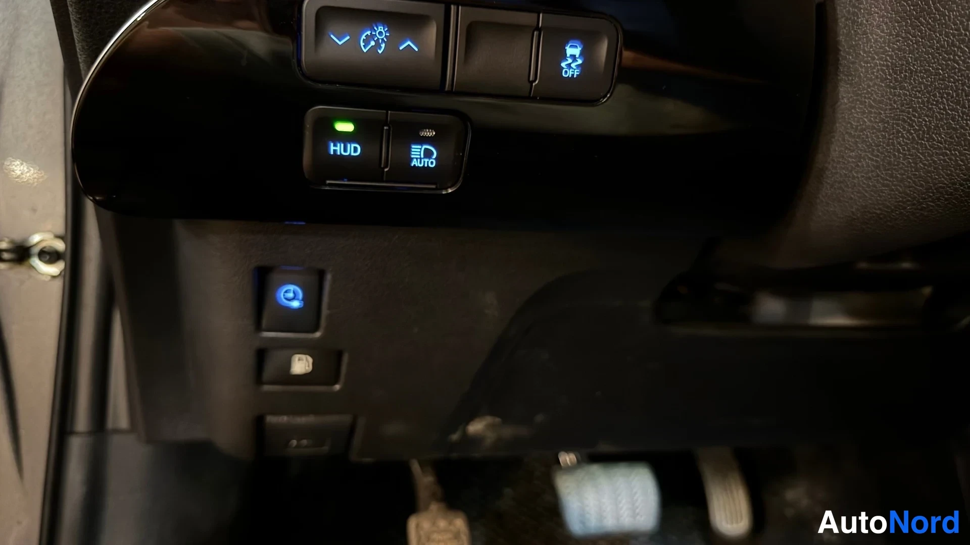 Harmaa Toyota Prius 2019, yksityiskohta, kuva 21