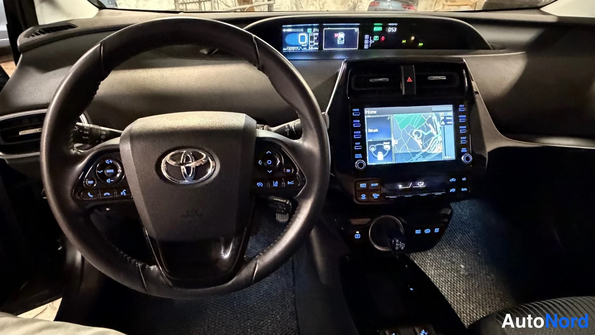 Harmaa Toyota Prius 2019, kuva 34