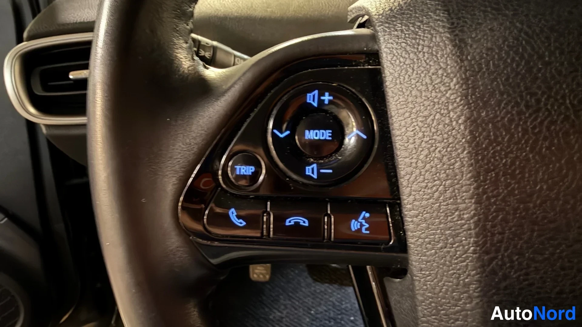 Harmaa Toyota Prius 2019, yksityiskohta, kuva 22