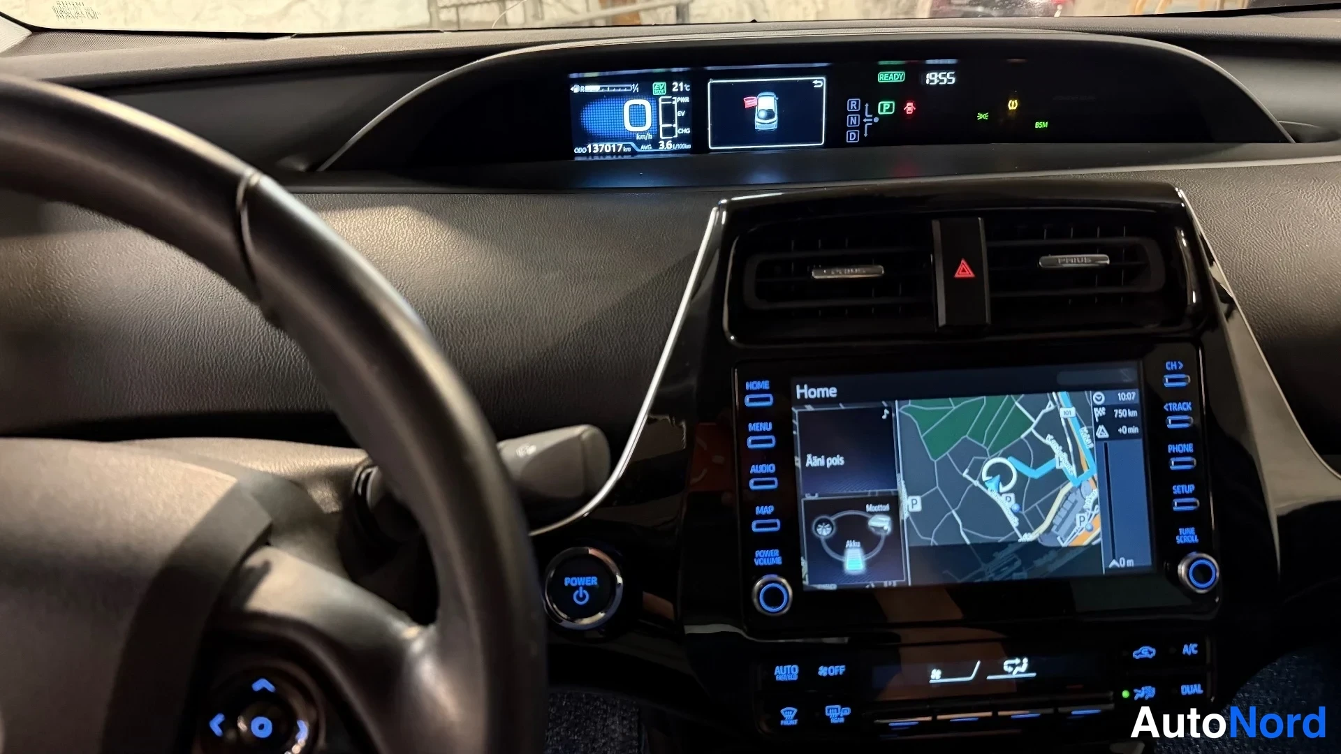 Harmaa Toyota Prius 2019, ohjaamo, kuva 14