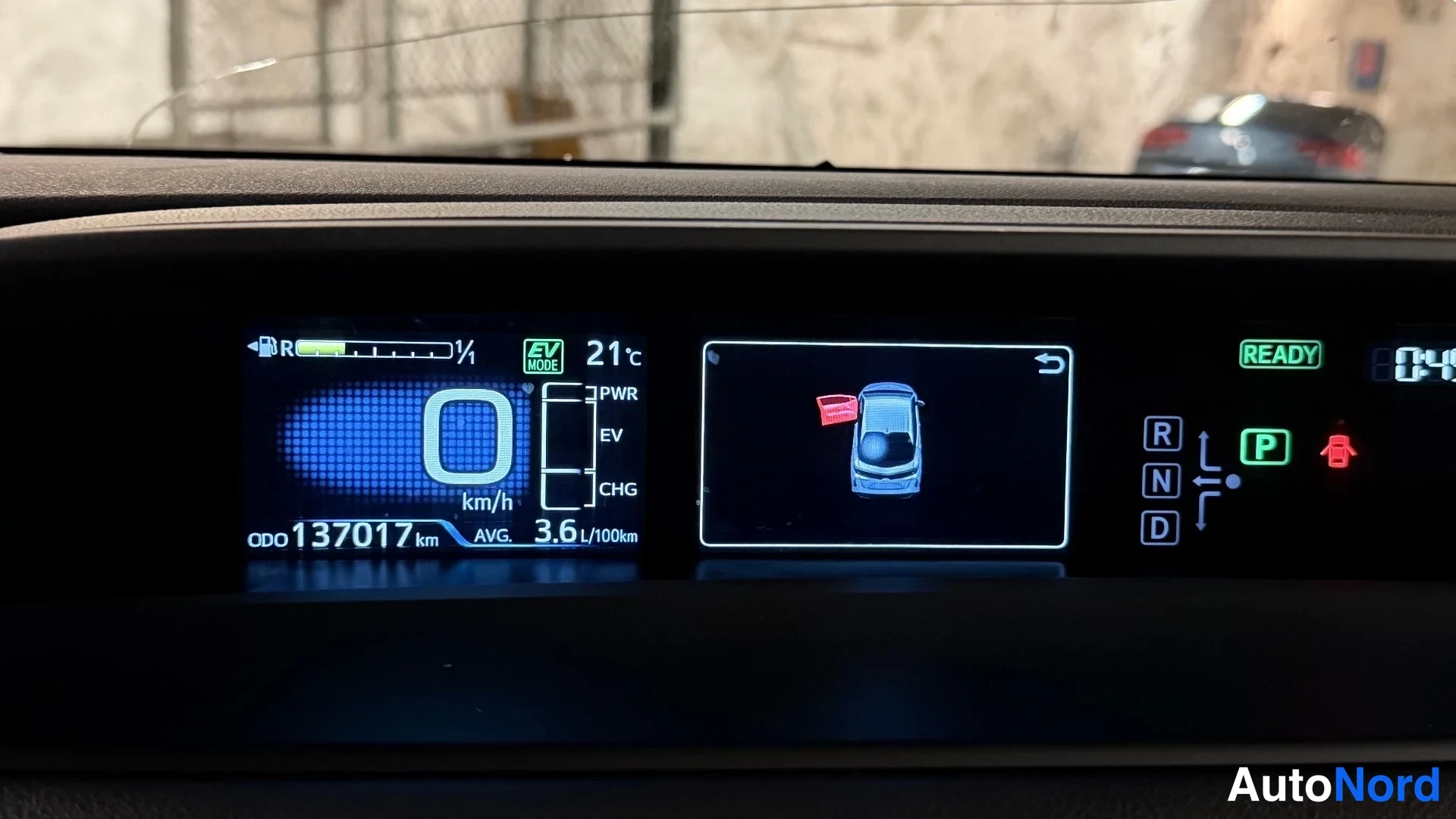 Harmaa Toyota Prius 2019, yksityiskohta, kuva 24