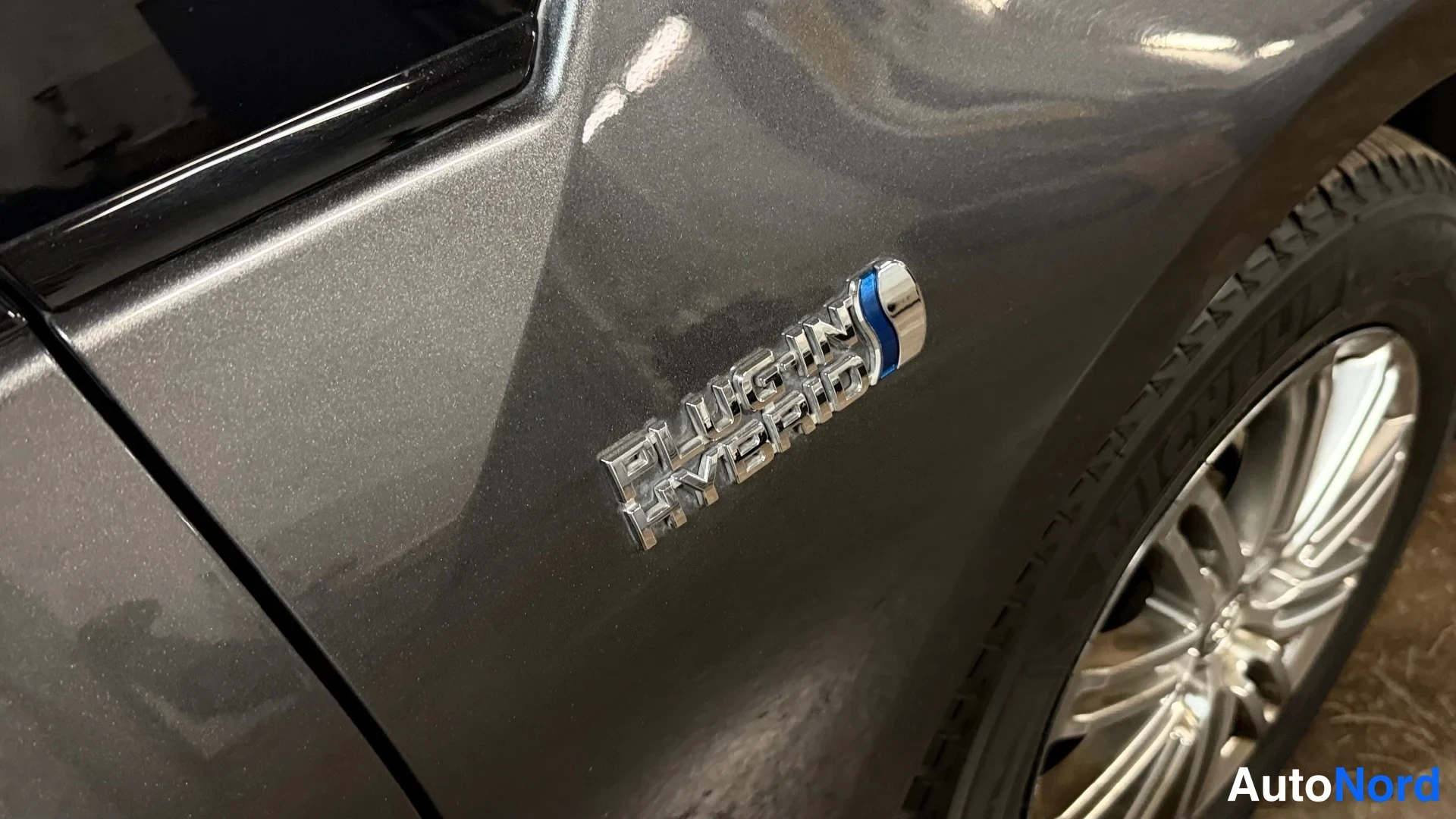 Harmaa Toyota Prius 2019, yksityiskohta, kuva 19