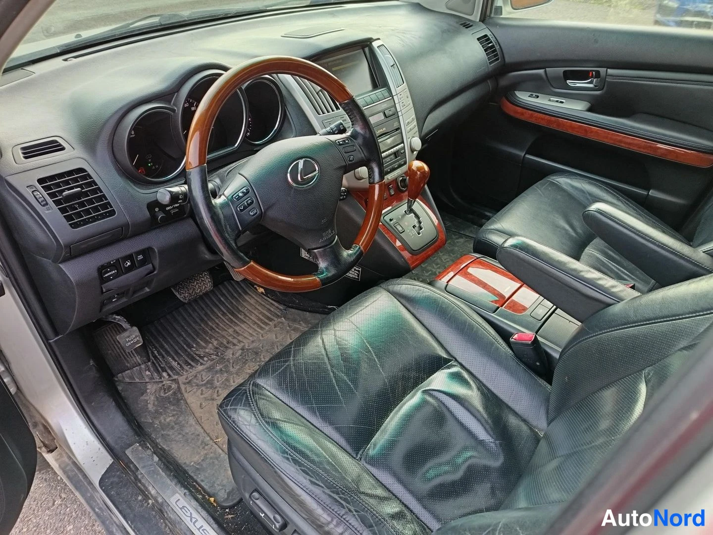 Hopea Lexus RX 2005, ohjaamo, kuva 6