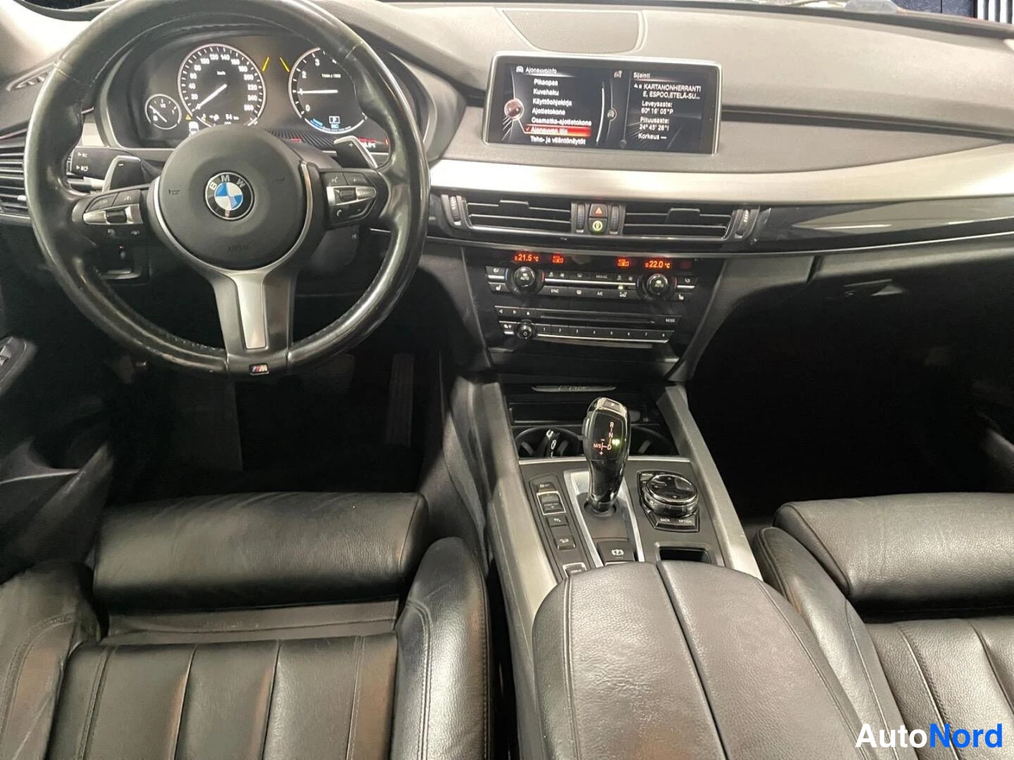 Harmaa BMW X5 2016, ohjaamo, kuva 12