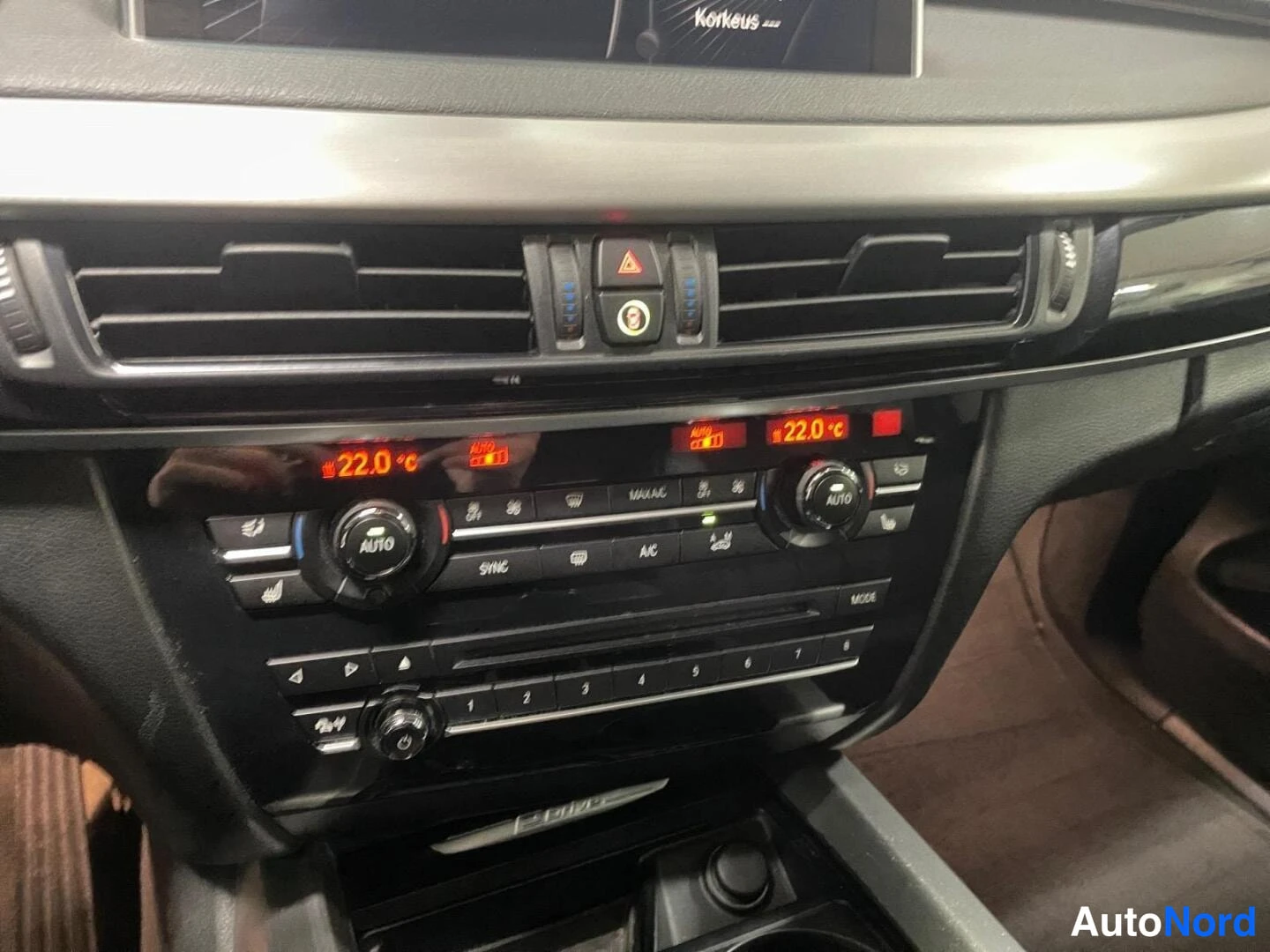 Harmaa BMW X5 2016, yksityiskohta, kuva 33
