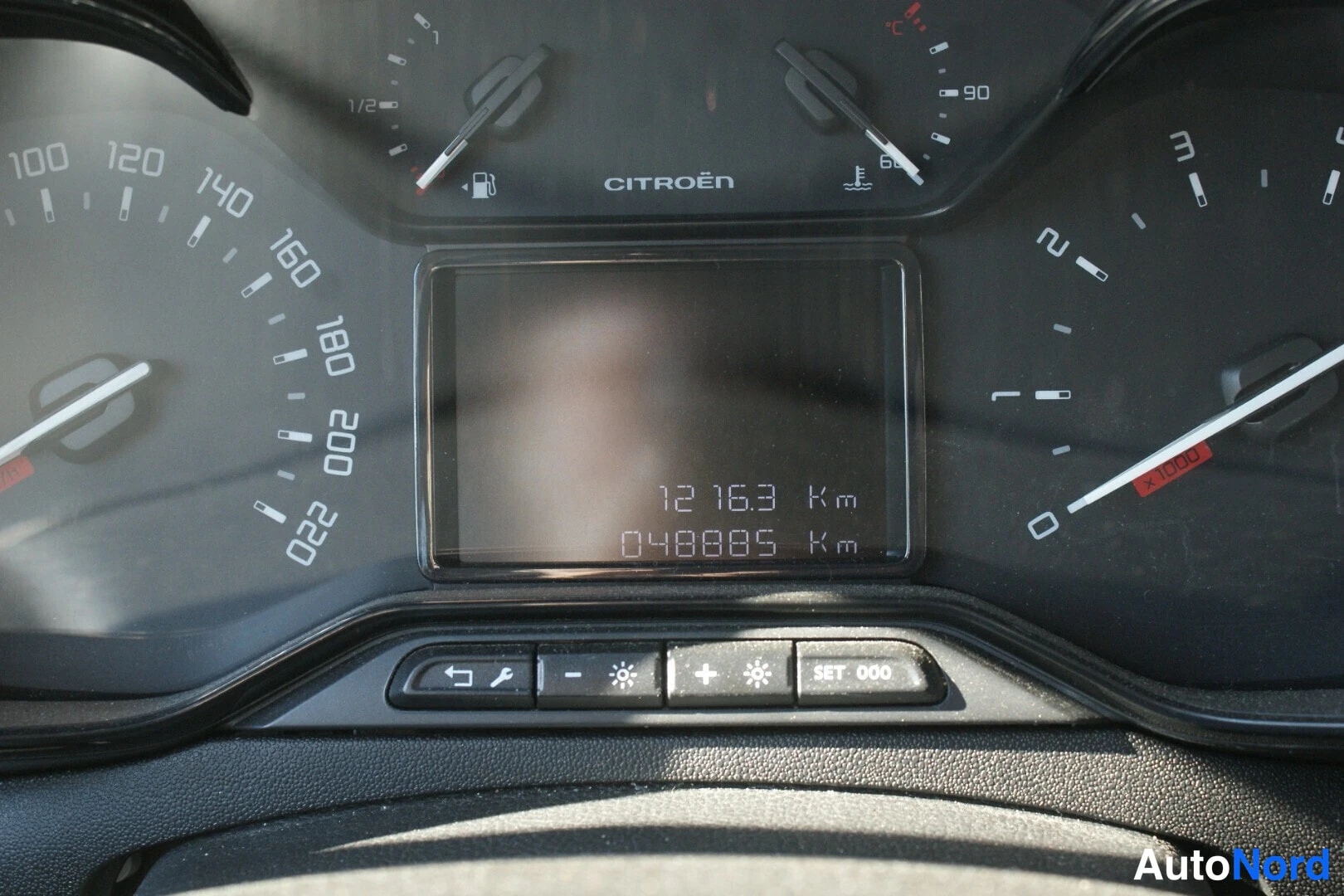 Harmaa Citroen C3 2018, yksityiskohta, kuva 15