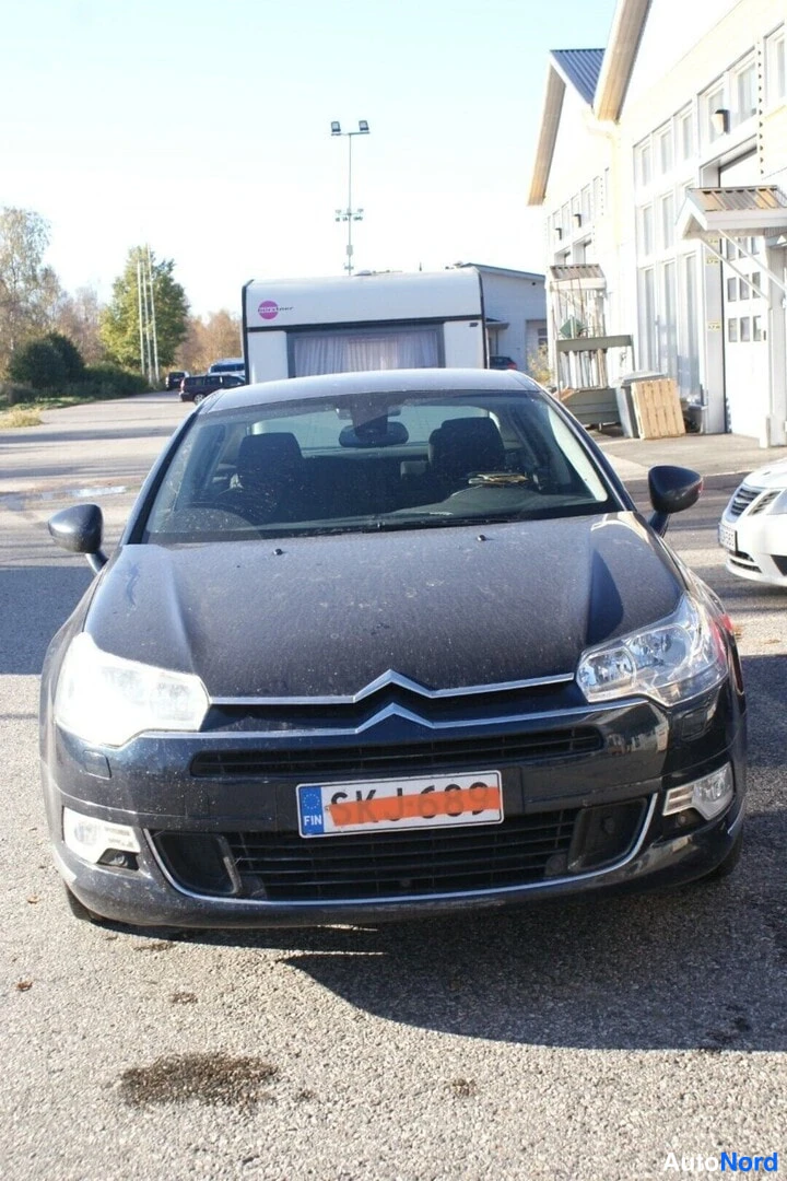 Sininen Citroen C5 2010, edestä, kuva 4