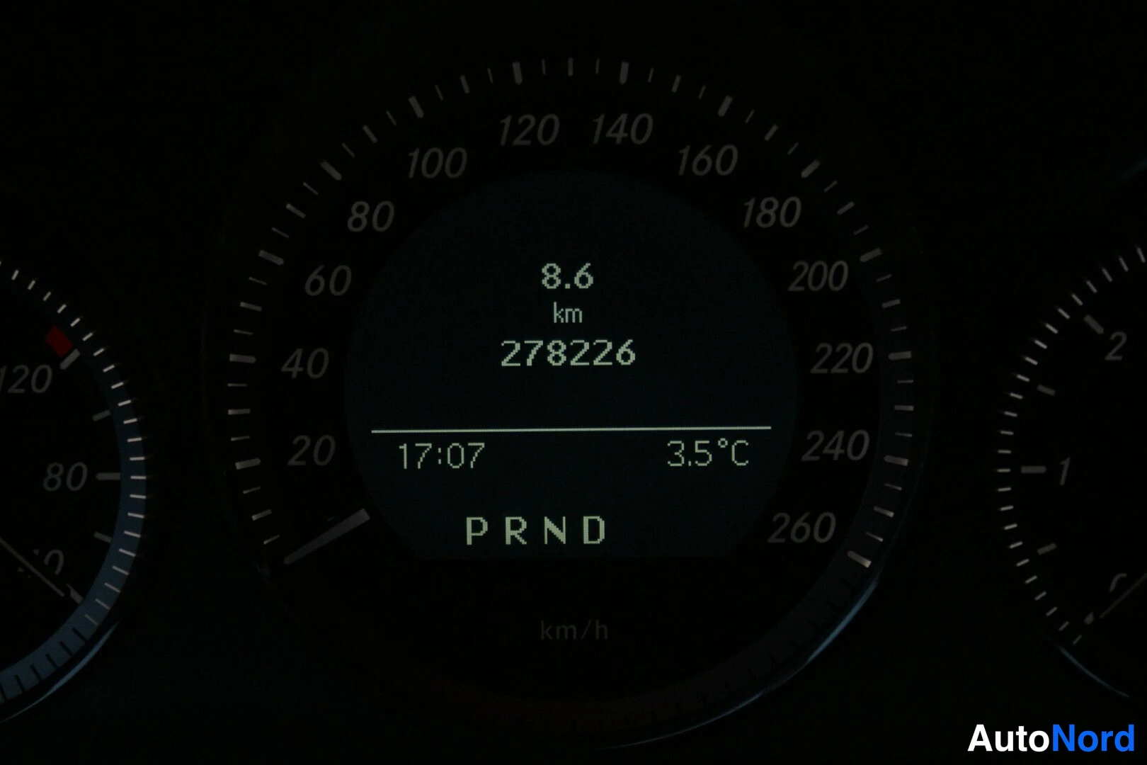 Musta Mercedes-Benz C 250 CDI 4MATIC 2011, yksityiskohta, kuva 23