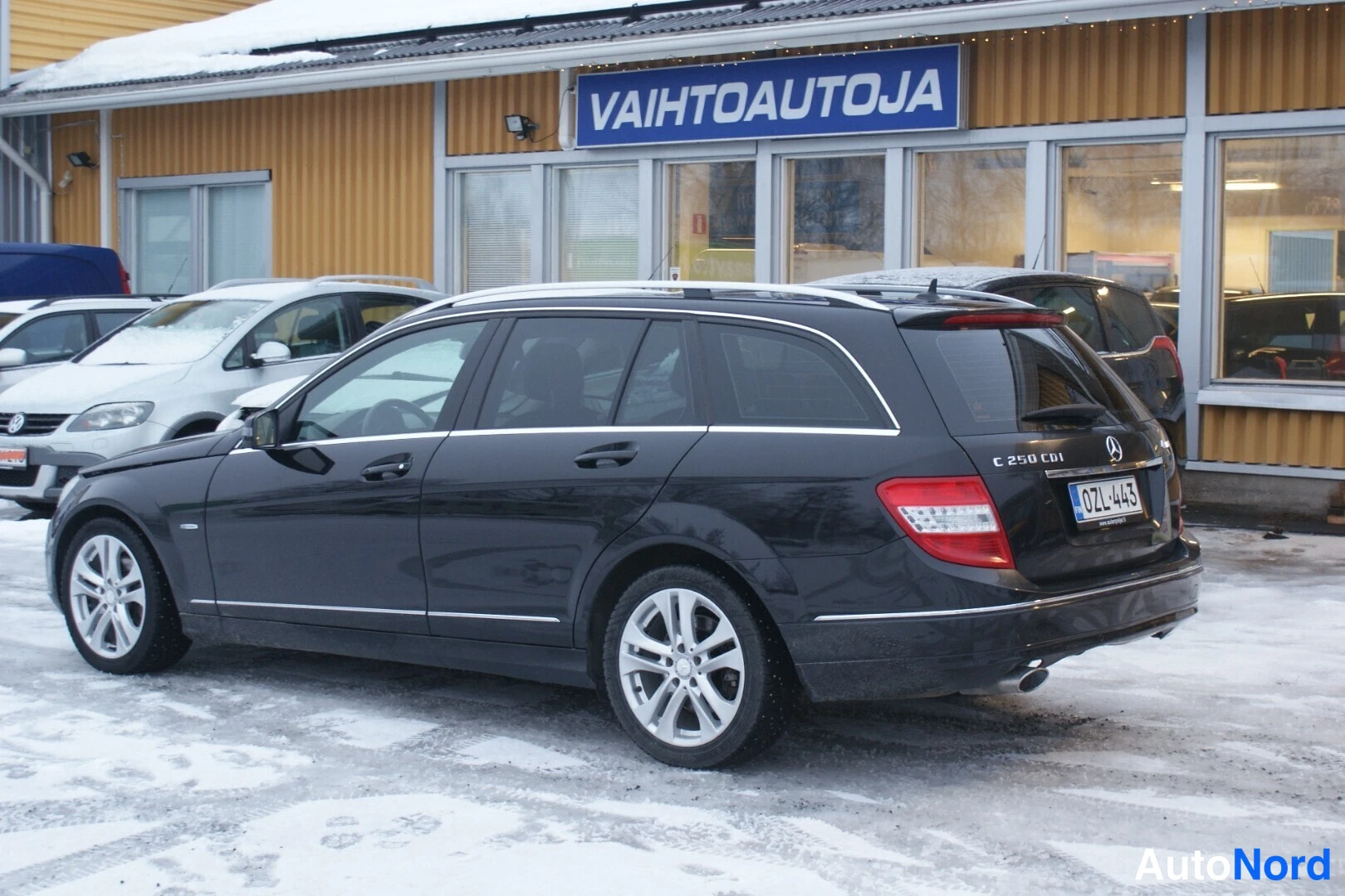 Musta Mercedes-Benz C 250 CDI 4MATIC 2011, takaviisto, kuva 5