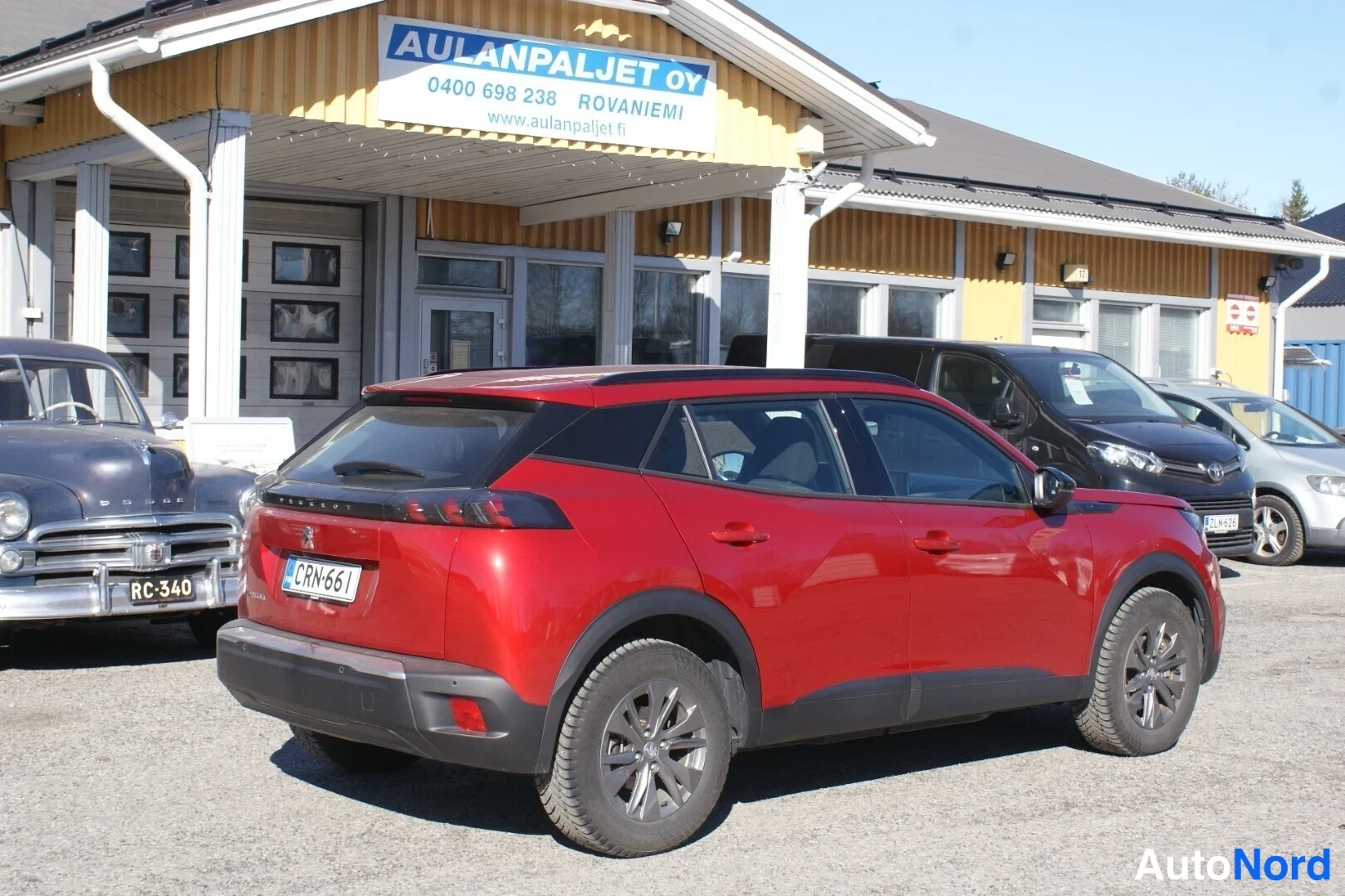 Punainen Peugeot e-2008 2023, takaviisto, kuva 10