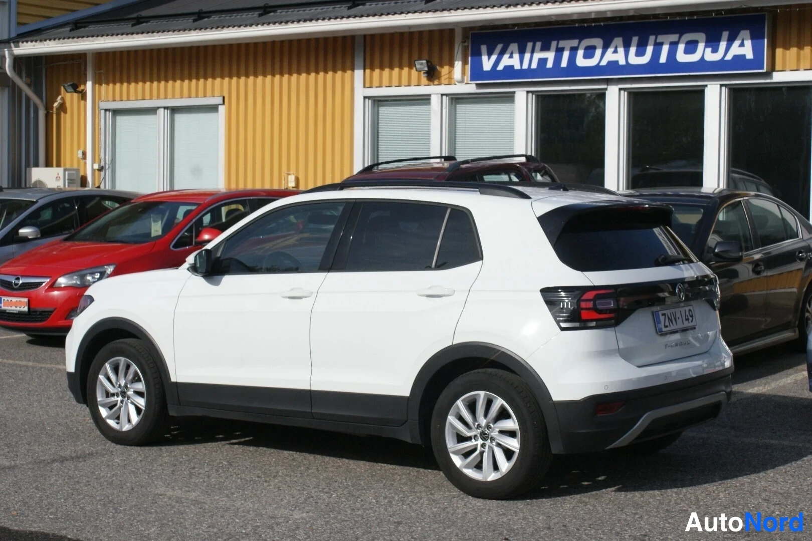 Valkoinen Volkswagen T-Cross 2022, takaviisto, kuva 2