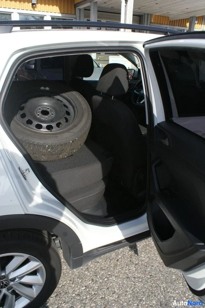 Valkoinen Volkswagen T-Cross 2022, takaistuimet, kuva 7