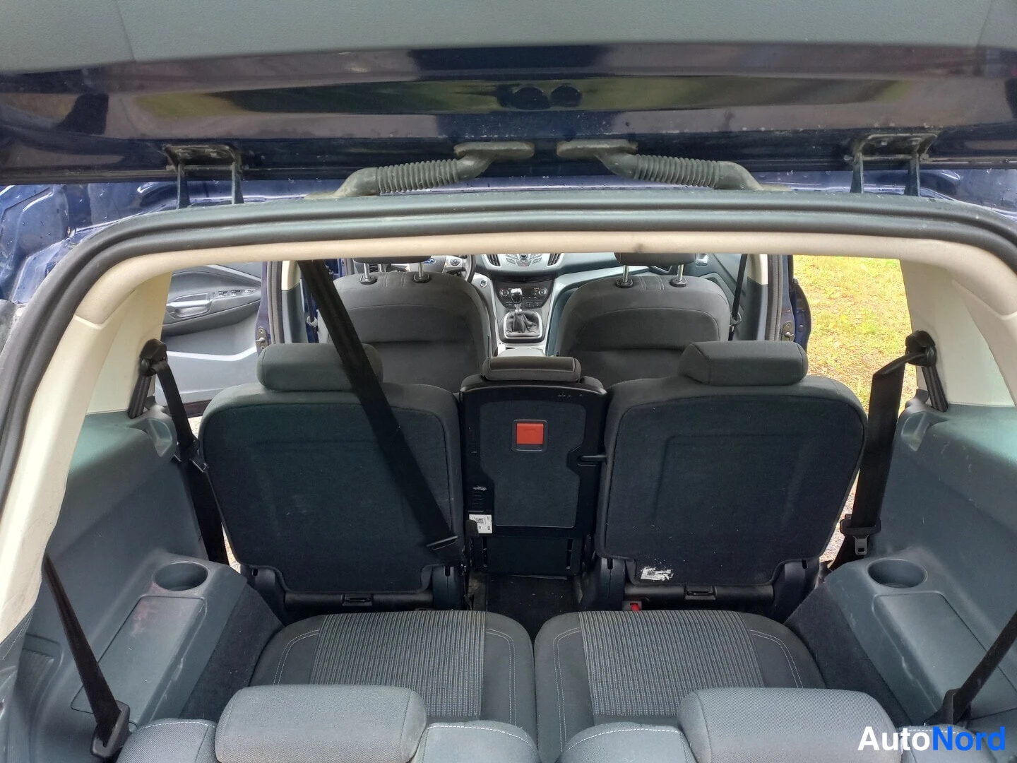 Sininen Ford C-MAX 2014, tavaratila, kuva 12