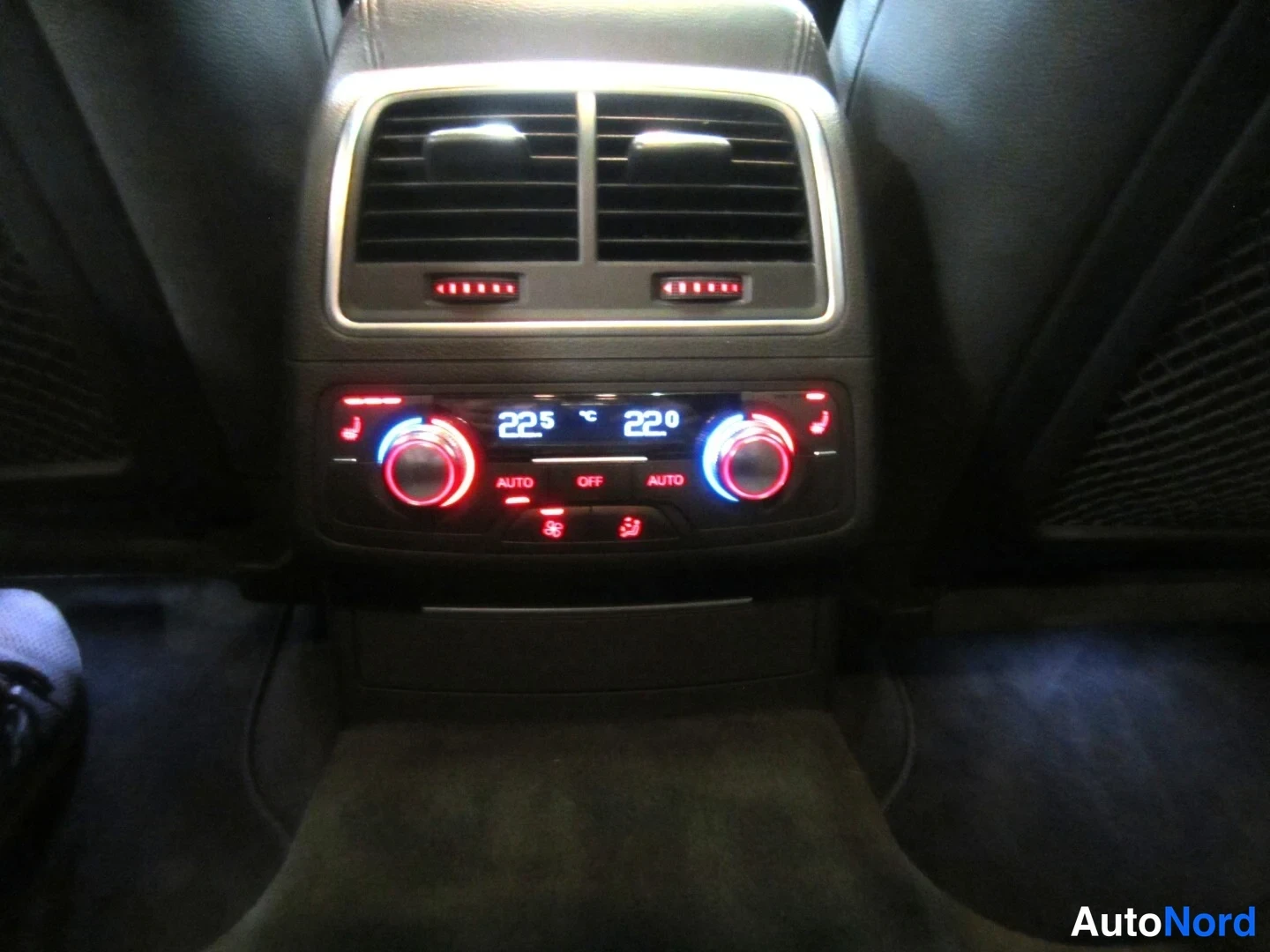 Musta Audi A6 2012, yksityiskohta, kuva 15