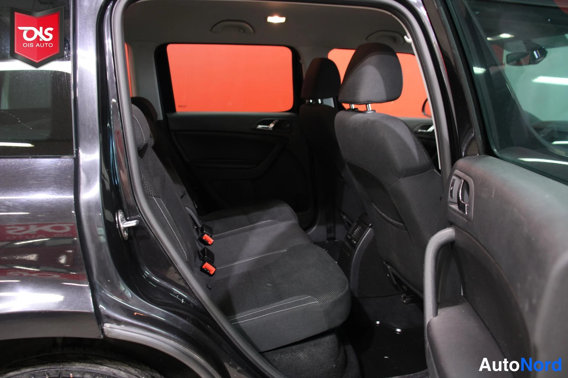 Musta Skoda Yeti 2016, takaistuimet, kuva 14