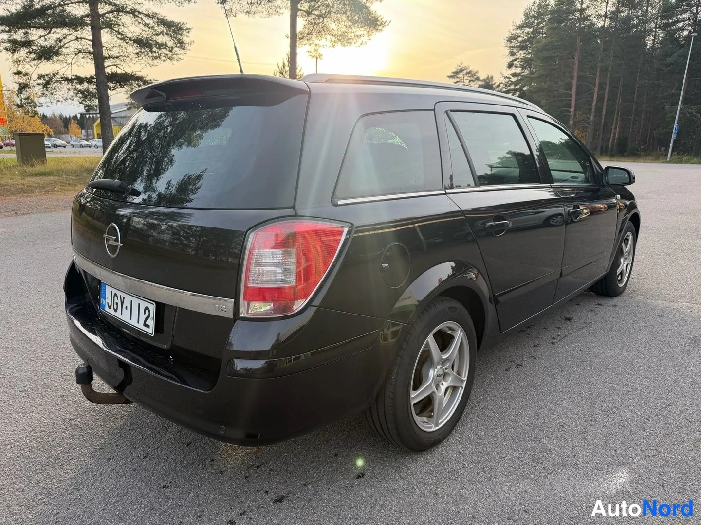 Musta Opel Astra 2007, takaviisto, kuva 5