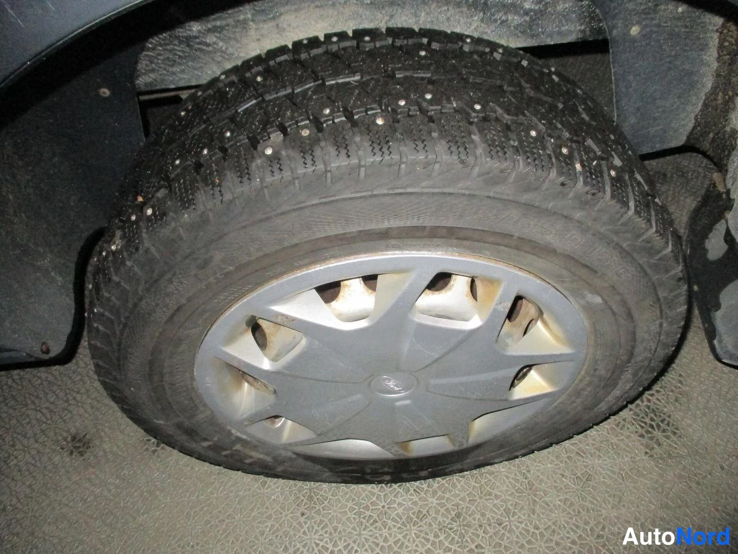 Harmaa Ford Transit 2017, yksityiskohta, kuva 12