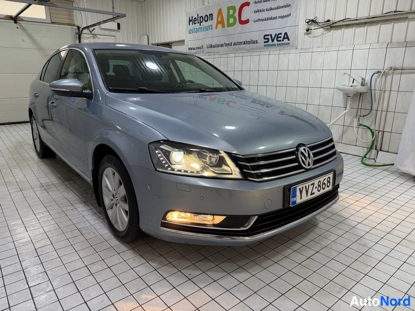 Sininen Volkswagen Passat 2013, etuviisto, keula oikealle, kuva 5