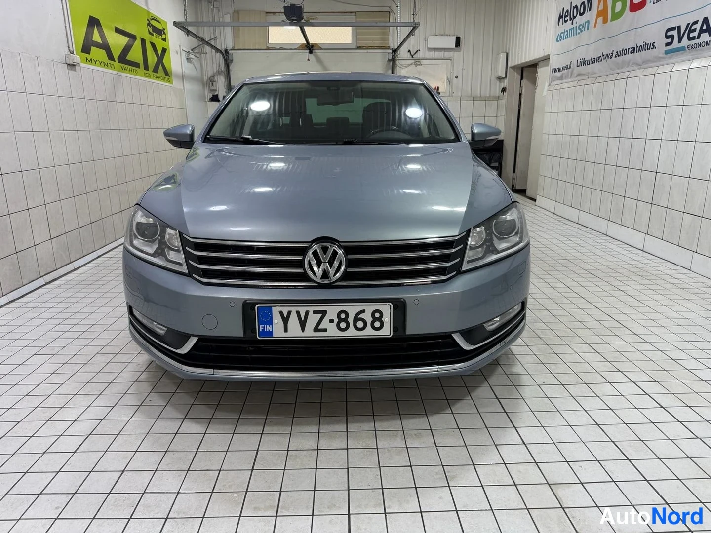 Sininen Volkswagen Passat 2013, edestä, kuva 7