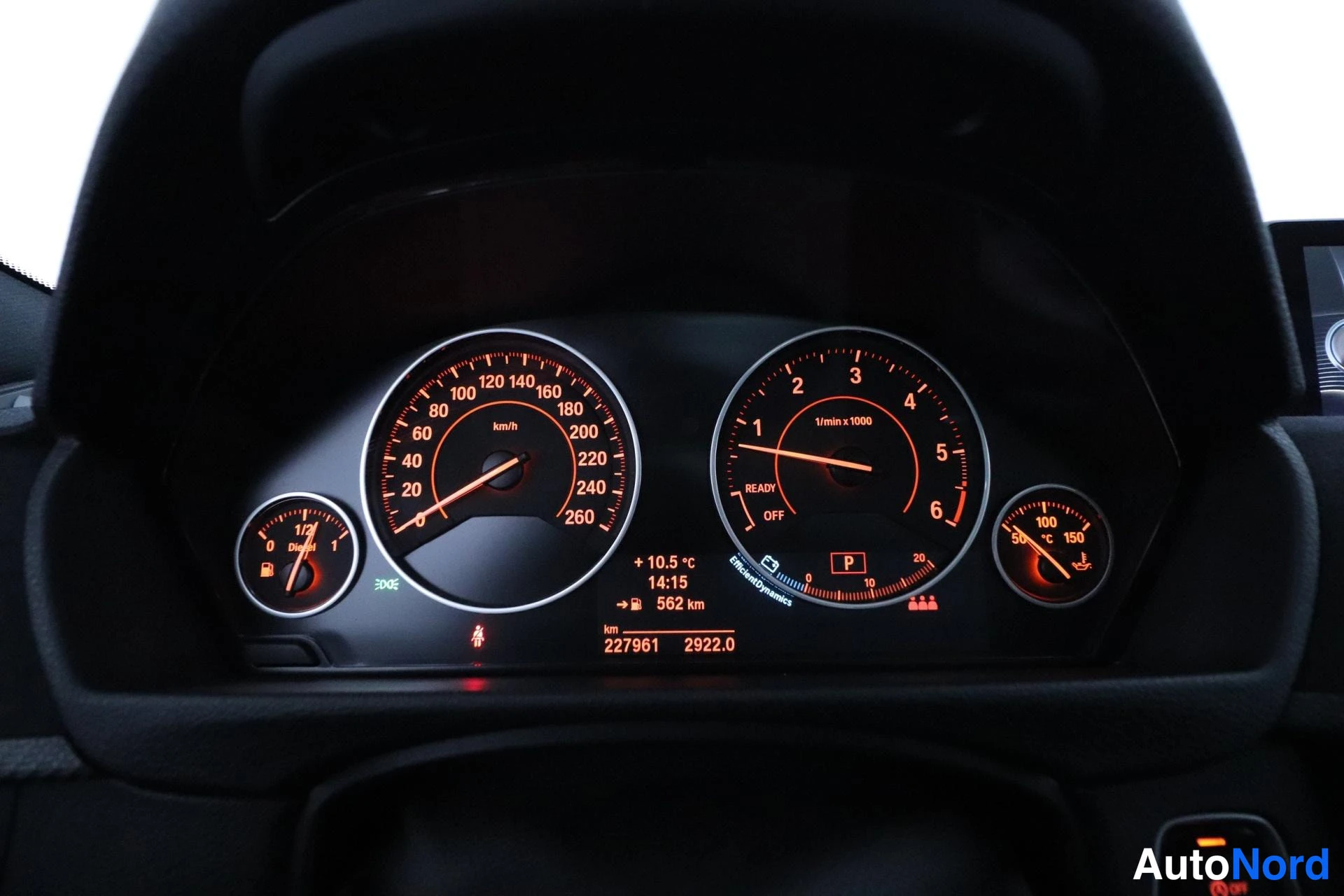 Harmaa BMW 330d 2014, yksityiskohta, kuva 15
